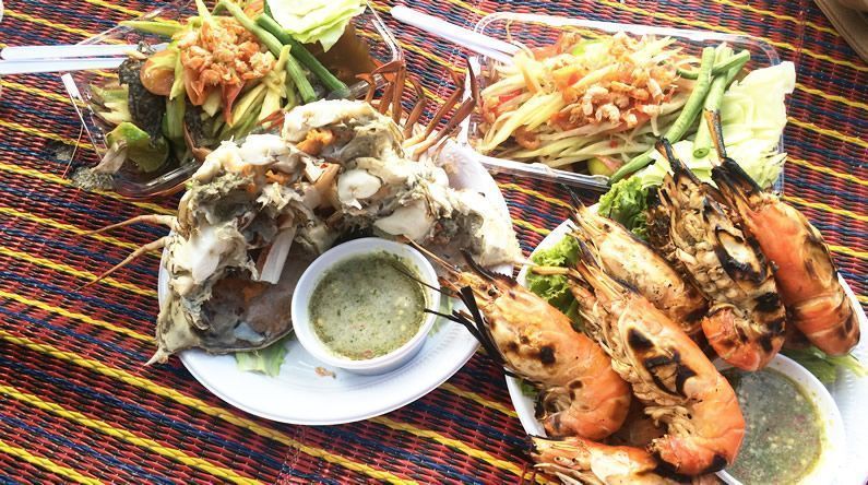 Comer en Ayutthaya